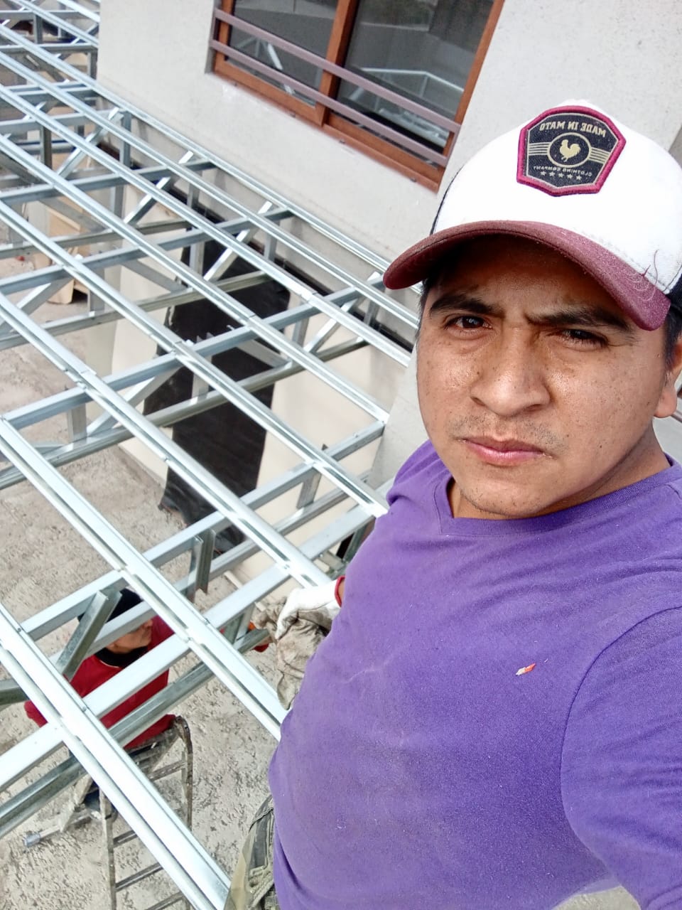 Gustavo Alvarado en una obra de construcción
